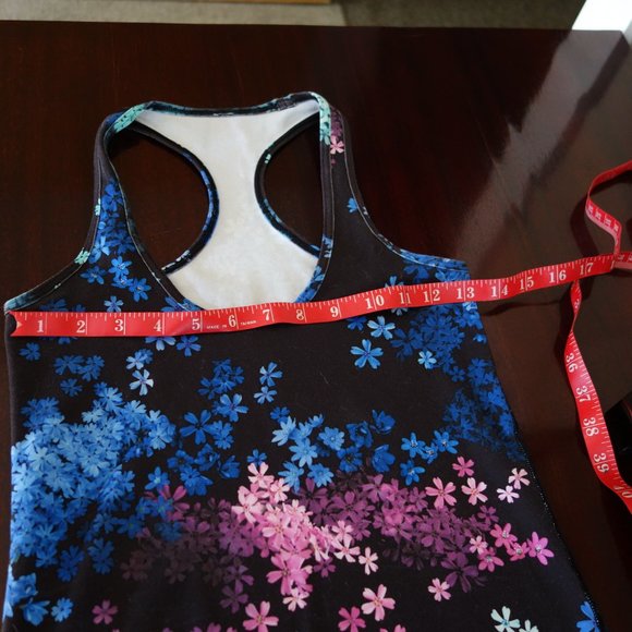 Lululemon Petal Pop tank top in black w teal, blue & pink floral print size 2-4 - Picture 11 of 12